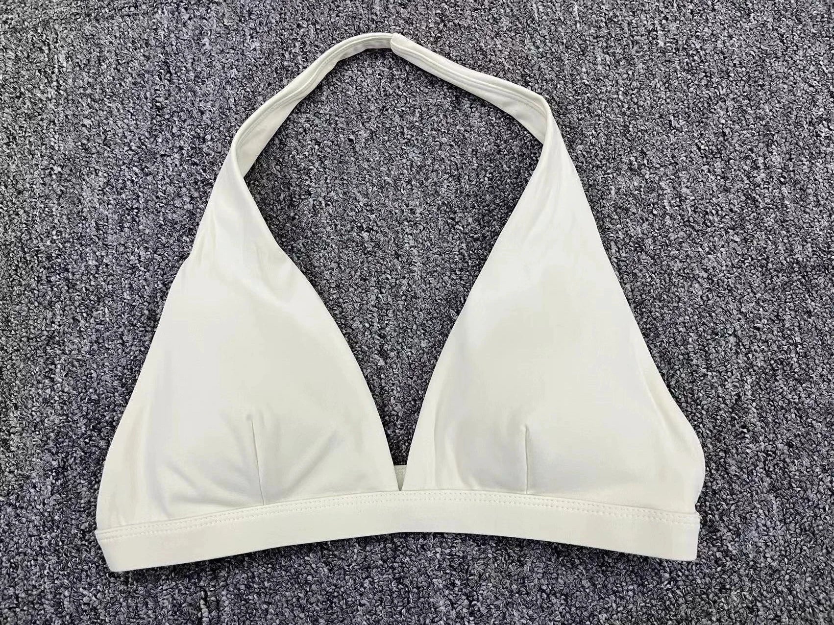 Seamless Halter Neck Open Back Sports Bra – Medium Support Yoga Gym Crop Top