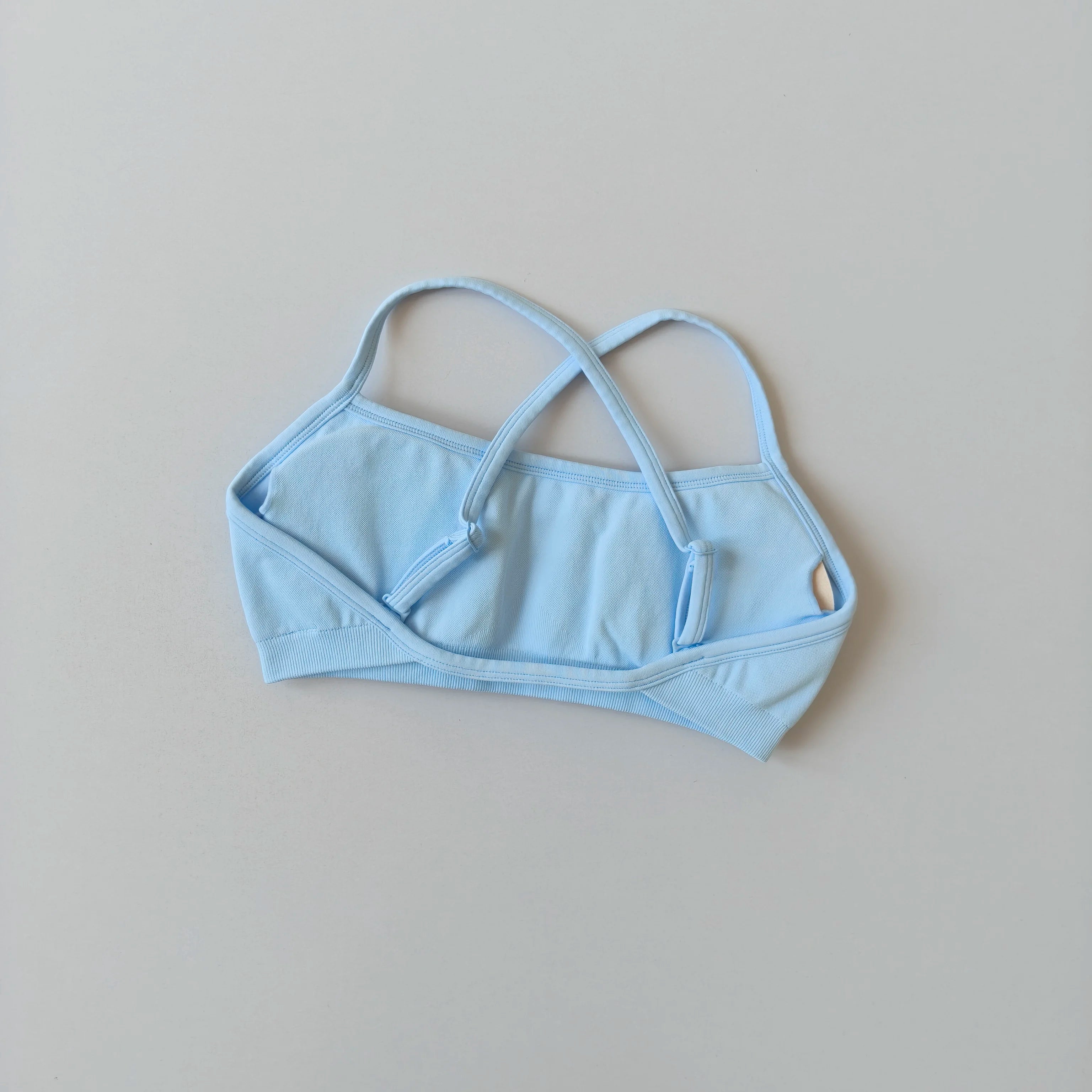 Gathering Shockproof Sports Bra – Seamless Crop Top Beautiful Back