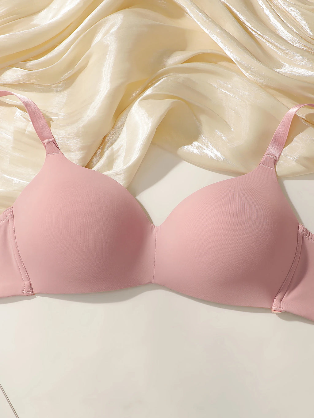 3PCS Seamless Non Wired Pure Color Wireless Bra for Women Comfortable Padded Bralette Light Support T-Shirt Bras Soft Everyday