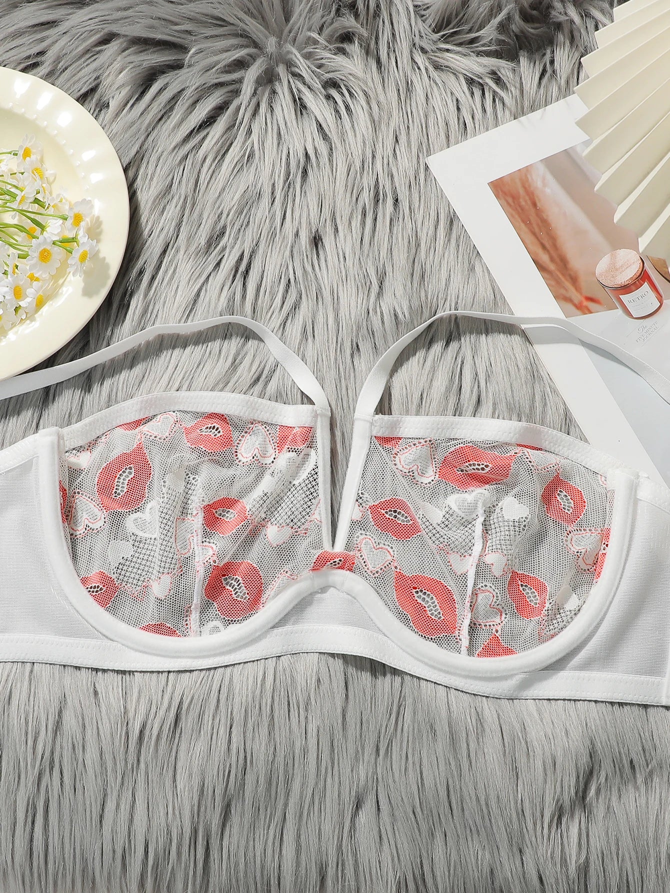 Plus Size Seductive Lips Print Lace Unpadded Underwire Bra for Women Full Coverage Push Up Demi Deep V Neck T-Shirt Bra 90D-105D
